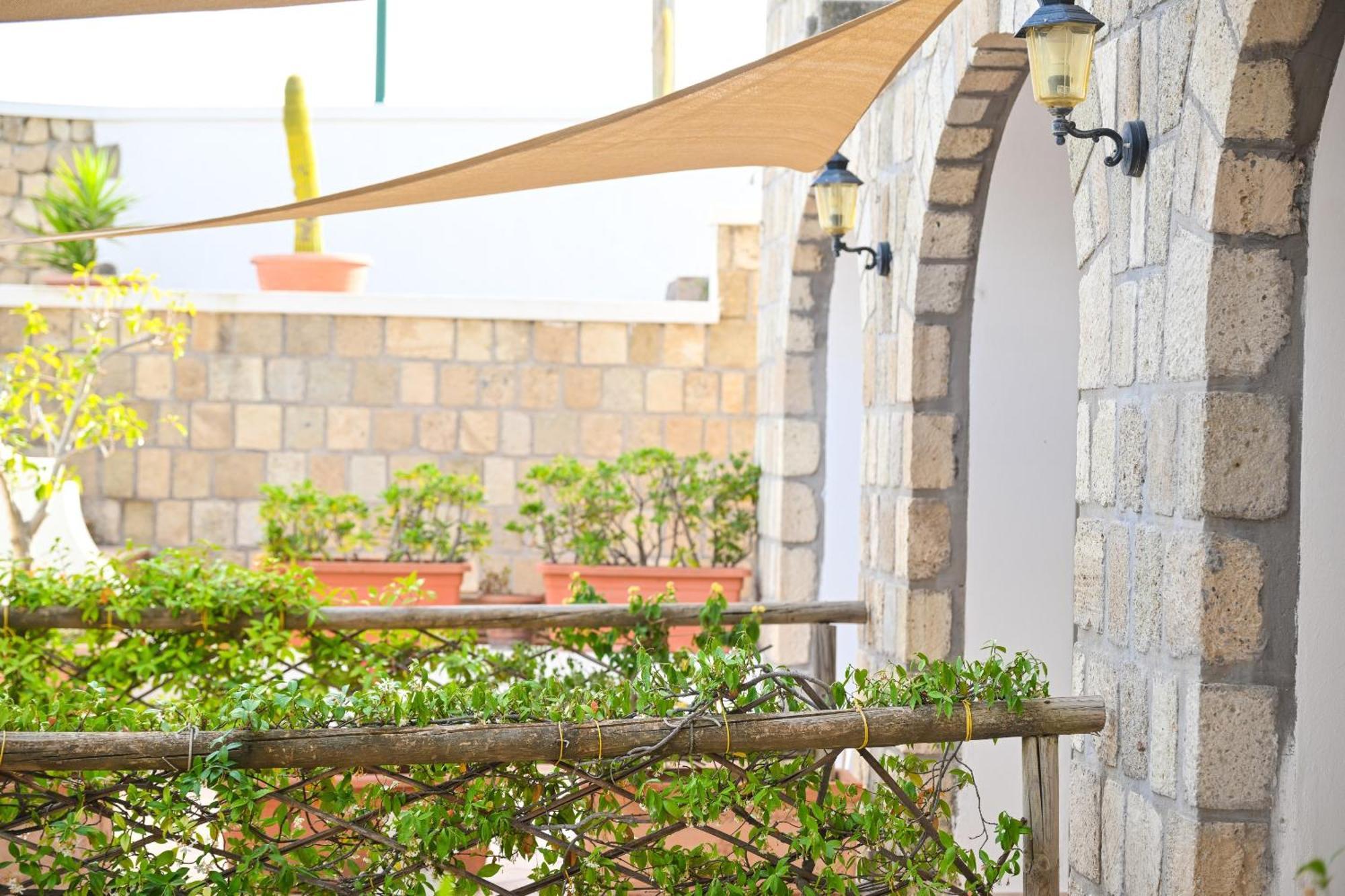 Tenuta Tara 3* Sant'Angelo (Isola d'Ischia)